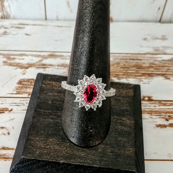 Sparkling Red Stone Ring - Picture 4 of 6